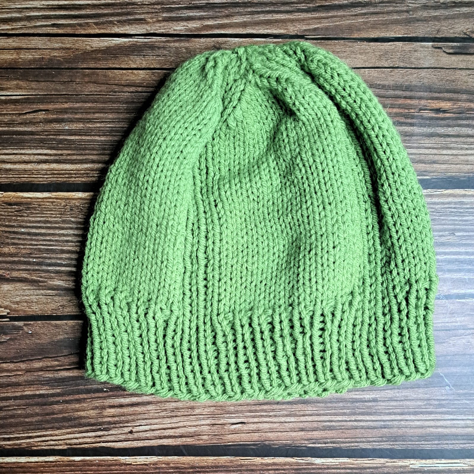 Light Green Columns Toque